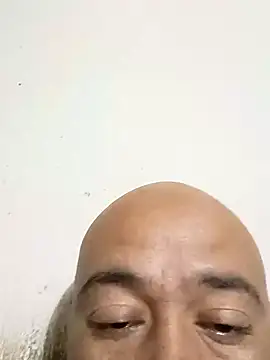 Snapshot of GeorgeVergaGrues chatting on February 1, 2025, 11:16 pm GeorgeVergaGrues online show from February 1, 2025, 11:16 pm