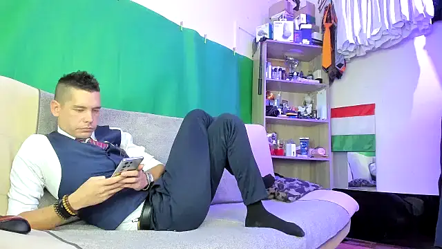 viraglaci18xh online show from November 24, 2025, 10:04 am