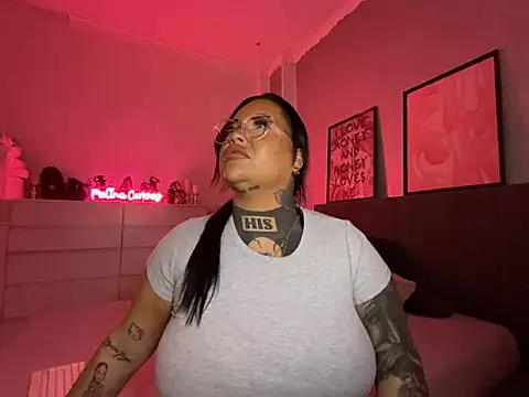  MelinaCurves  online show from February 24, 2025, 6:58 pm