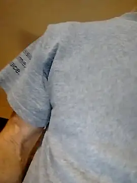 Snapshot of Biknight chatting on November 8, 2025, 10:24 pm Biknight online show from November 8, 2025, 10:24 pm