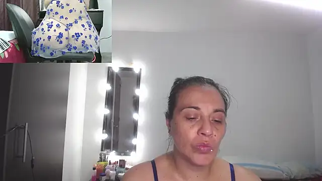 zoe hotxxx online show from October 27, 2025, 2:07 pm