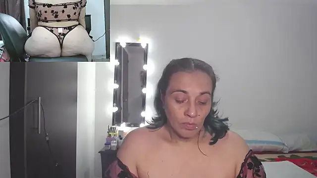 zoe hotxxx online show from November 13, 2025, 1:15 pm