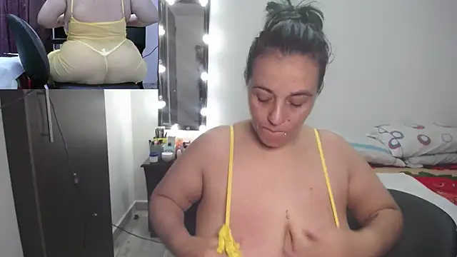 zoe hotxxx online show from November 1, 2025, 2:44 pm