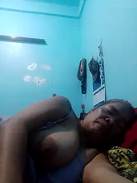 sexylizzy4u online show from September 14, 2025, 1:44 pm