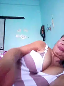 sexylizzy4u online show from April 8, 2026, 2:35 am