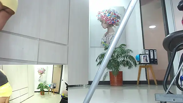 carieBelle1 online show from March 14, 2025, 6:18 pm