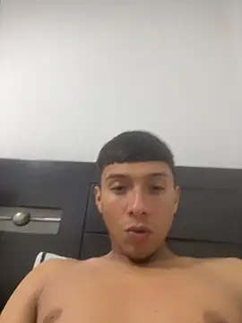 Snapshot of Thiagoo_Frost chatting on October 28, 2025, 3:07 am Thiagoo Frost online show from October 28, 2025, 3:07 am