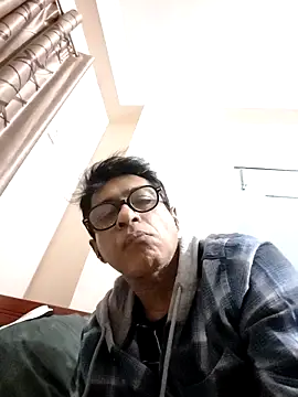 iamkahn 44 online show from December 16, 2025, 10:36 pm