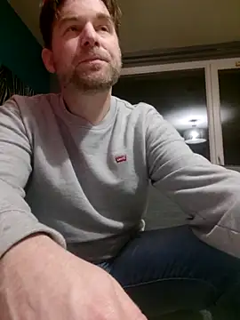 tom sauwer online show from October 25, 2025, 8:42 pm