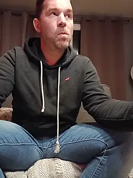 Snapshot of tom_sauwer chatting on June 10, 2026, 9:16 pm tom sauwer online show from June 10, 2026, 9:16 pm
