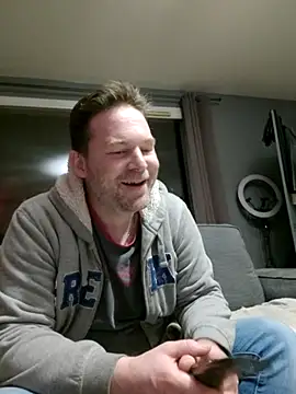 Snapshot of tom_sauwer chatting on June 11, 2026, 9:12 pm tom sauwer online show from June 11, 2026, 9:12 pm