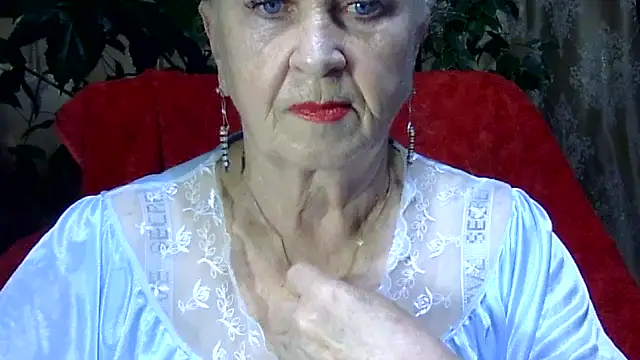 Emma52610 online show from November 18, 2025, 7:33 am