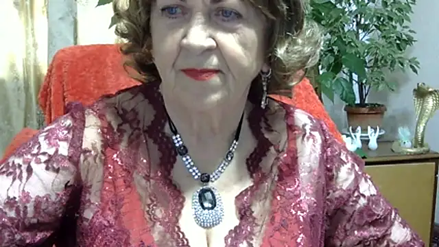 Snapshot of Emma52610 chatting on April 18, 2026, 7:33 am Emma52610 online show from April 18, 2026, 7:33 am