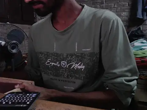 ThethunderPo online show from November 1, 2025, 1:49 pm