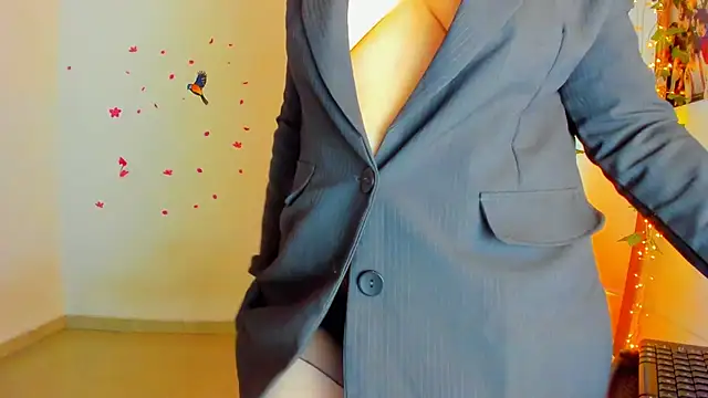 Susan Foxx online show from November 16, 2025, 7:07 pm