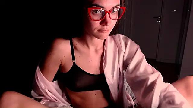 Snapshot of EvelynGG chatting on June 18, 2026, 6:57 pm EvelynGG online show from June 18, 2026, 6:57 pm