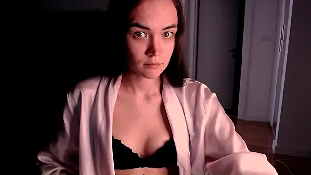 Snapshot of EvelynGG chatting on April 28, 2026, 9:24 am EvelynGG online show from April 28, 2026, 9:24 am