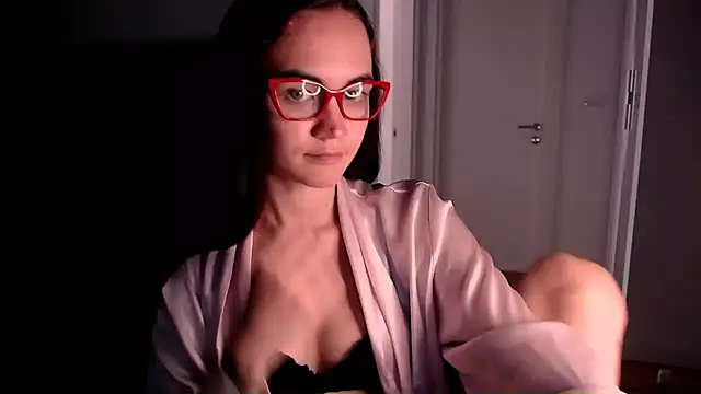 Snapshot of EvelynGG chatting on May 25, 2026, 1:54 pm EvelynGG online show from May 25, 2026, 1:54 pm