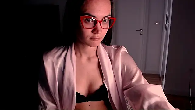 Snapshot of EvelynGG chatting on May 22, 2026, 10:57 am EvelynGG online show from May 22, 2026, 10:57 am