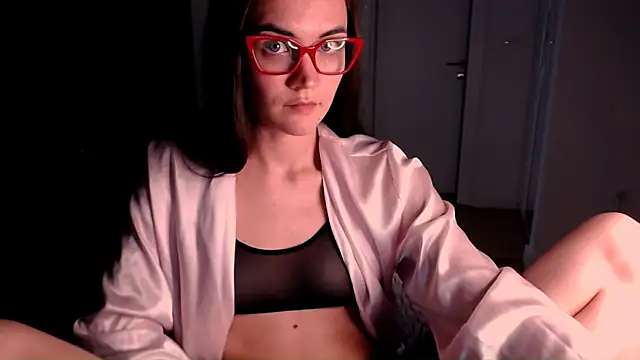Snapshot of EvelynGG chatting on May 11, 2026, 2:56 pm EvelynGG online show from May 11, 2026, 2:56 pm