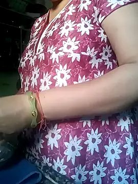 Snapshot of naughtymadam chatting on December 7, 2024, 6:37 am naughtymadam online show from December 7, 2024, 6:37 am