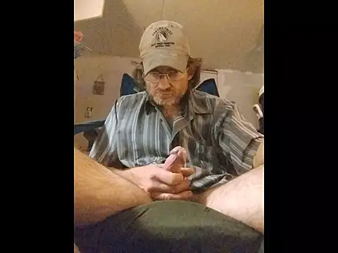 ROBERT0516 online show from October 19, 2025, 5:05 pm