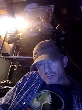 ROBERT0516 online show from March 17, 2025, 9:22 am