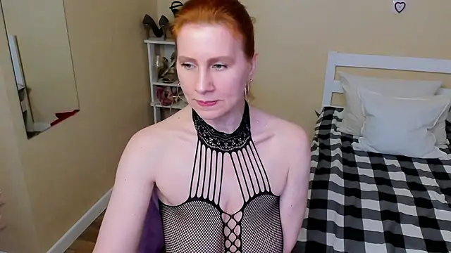 FoxySophia online show from October 31, 2025, 6:26 pm