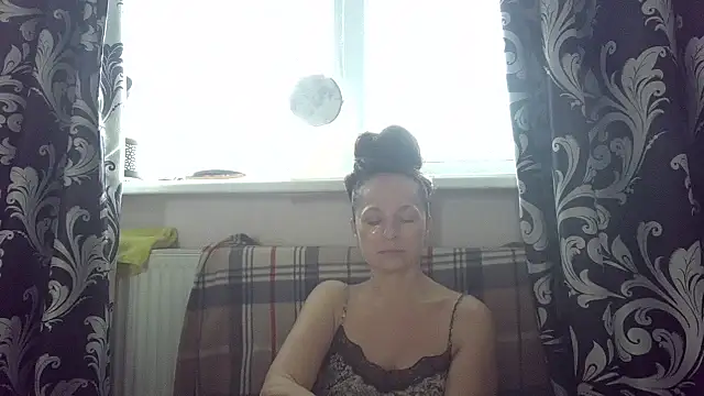 Snapshot of LindaStarS chatting on February 24, 2026, 5:41 am LindaStarS online show from February 24, 2026, 5:41 am