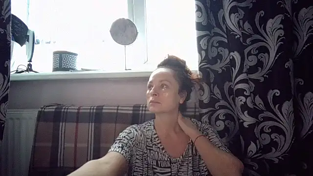 Snapshot of LindaStarS chatting on January 10, 2026, 5:58 am LindaStarS online show from January 10, 2026, 5:58 am