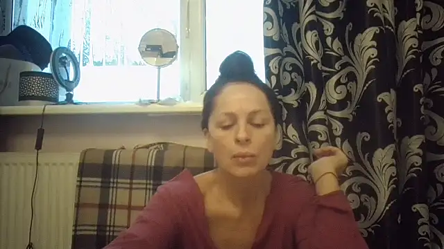 Snapshot of LindaStarS chatting on December 21, 2025, 5:42 am LindaStarS online show from December 21, 2025, 5:42 am