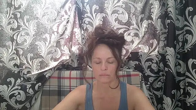 LindaStarS online show from June 12, 2026, 11:30 am
