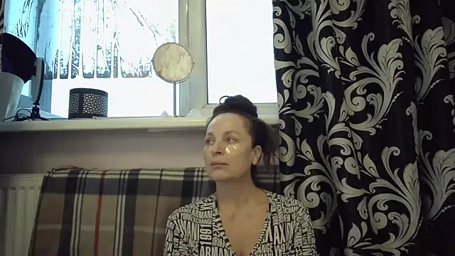 Snapshot of LindaStarS chatting on January 9, 2026, 5:36 am LindaStarS online show from January 9, 2026, 5:36 am