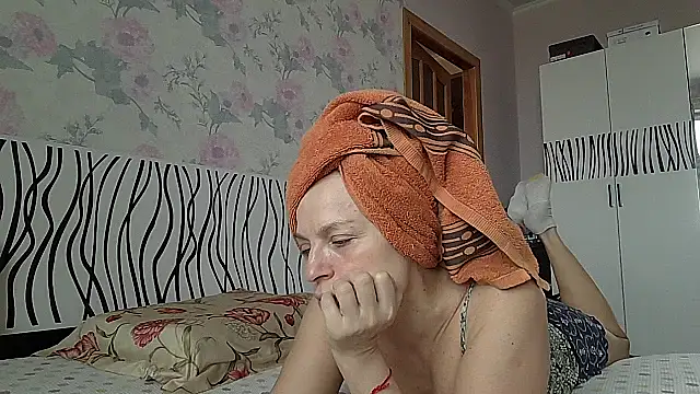 Snapshot of LindaStarS chatting on February 20, 2026, 6:37 am LindaStarS online show from February 20, 2026, 6:37 am