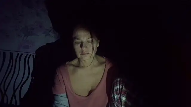 Snapshot of LindaStarS chatting on December 15, 2025, 6:25 pm LindaStarS online show from December 15, 2025, 6:25 pm