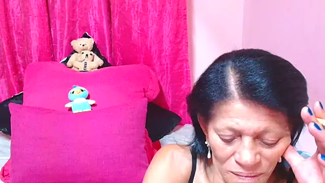 SLUTTYROXY online show from January 11, 2026, 9:00 pm