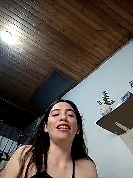 loveuu-bae online show from February 2, 2025, 4:05 am