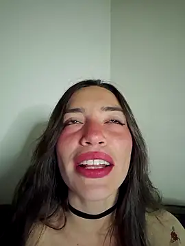 Snapshot of loveuu-bae chatting on February 19, 2026, 1:57 am loveuu-bae online show from February 19, 2026, 1:57 am