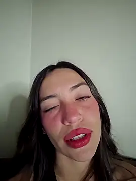 loveuu-bae online show from April 7, 2026, 3:30 am