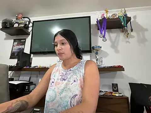 kinky milaxh online show from March 4, 2026, 1:13 am