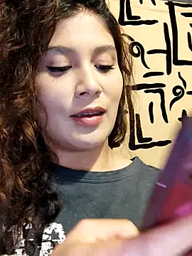 kinky milaxh online show from February 18, 2025, 1:21 am