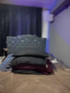 yanza2002 online show from January 22, 2025, 11:43 pm