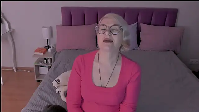 Snapshot of sabrinamacmarren chatting on March 12, 2025, 6:53 pm sabrinamacmarren online show from March 12, 2025, 6:53 pm