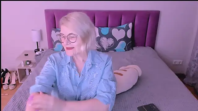 Snapshot of sabrinamacmarren chatting on September 8, 2025, 5:12 pm sabrinamacmarren online show from September 8, 2025, 5:12 pm