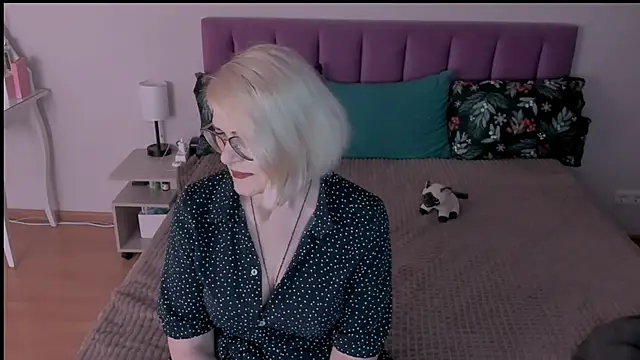 Snapshot of sabrinamacmarren chatting on March 2, 2025, 7:30 pm sabrinamacmarren online show from March 2, 2025, 7:30 pm