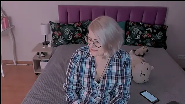 Snapshot of sabrinamacmarren chatting on March 7, 2025, 6:54 pm sabrinamacmarren online show from March 7, 2025, 6:54 pm