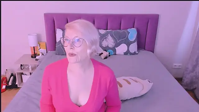 Snapshot of sabrinamacmarren chatting on October 4, 2025, 1:56 pm sabrinamacmarren online show from October 4, 2025, 1:56 pm