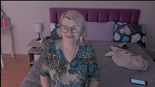 Snapshot of sabrinamacmarren chatting on February 24, 2025, 6:15 pm sabrinamacmarren online show from February 24, 2025, 6:15 pm