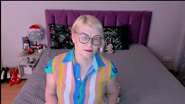 sabrinamacmarren online show from January 12, 2026, 2:46 pm