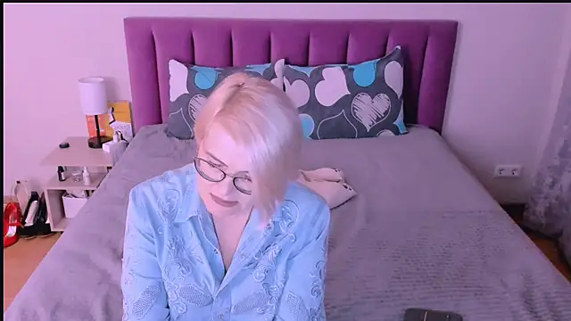 Snapshot of sabrinamacmarren chatting on October 1, 2025, 4:11 pm sabrinamacmarren online show from October 1, 2025, 4:11 pm